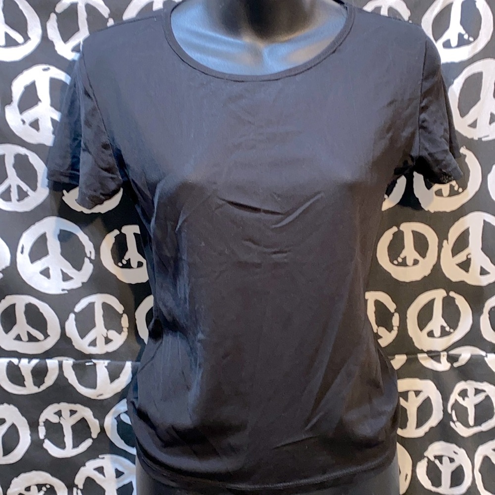 STREETWEAR SOCIETY BLACK SHORT SLEEVE SCOOP NECK NETTED NYLON, SPANDEX TEE SZ M